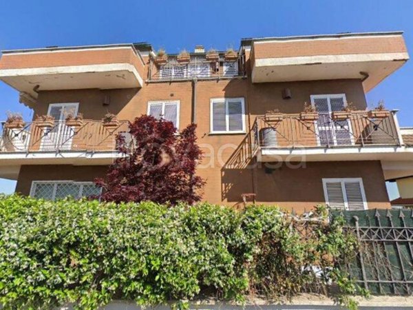 casa indipendente in vendita a Roma in zona Finocchio