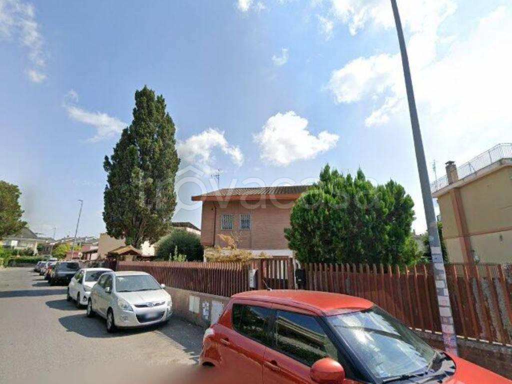 casa indipendente in vendita a Roma in zona Vitinia