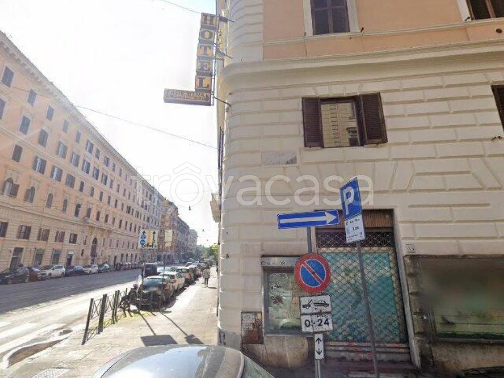 negozio in vendita a Roma in zona Esquilino
