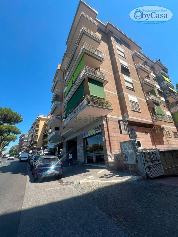 appartamento in vendita a Roma in zona Ardeatino