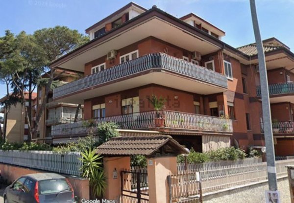 appartamento in vendita a Roma in zona Torre Angela