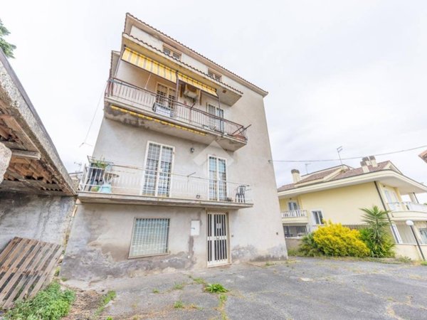 appartamento in vendita a Roma in zona Castelverde