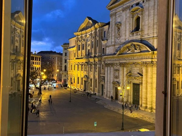 appartamento in vendita a Roma in zona Parione/Sant'Eustachio