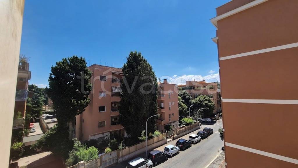 appartamento in vendita a Roma in zona Ardeatino
