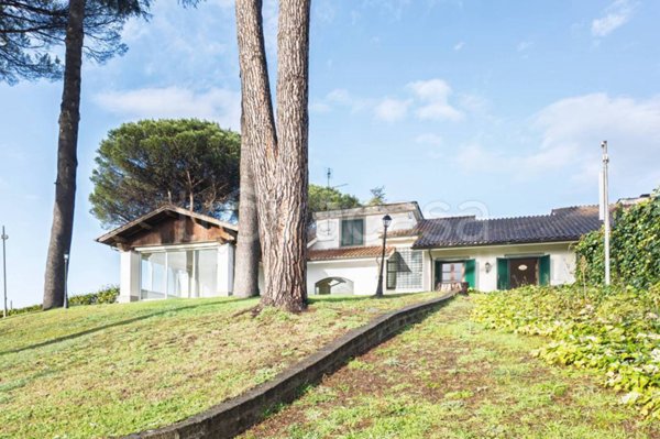 casa indipendente in vendita a Roma