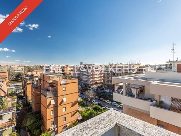 appartamento in vendita a Roma in zona Ostia