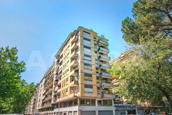 appartamento in vendita a Roma in zona Prenestino-Labicano