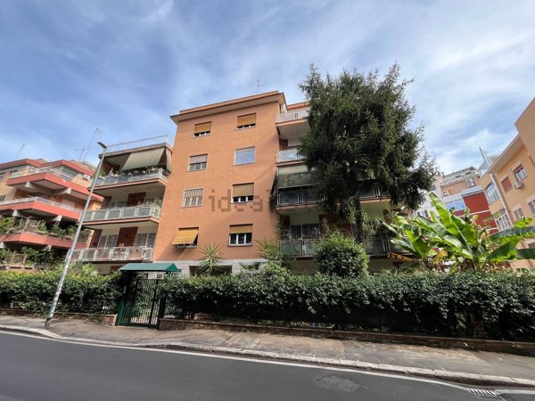 appartamento in vendita a Roma in zona Tor di Quinto