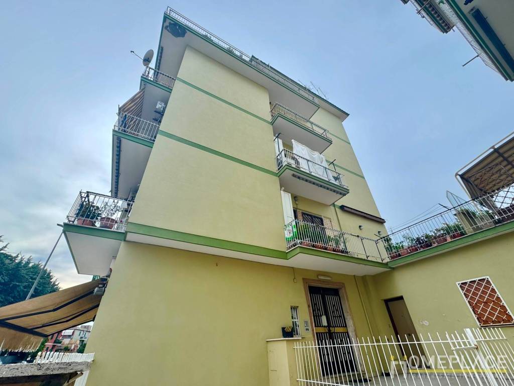 appartamento in vendita a Roma in zona Torre Maura