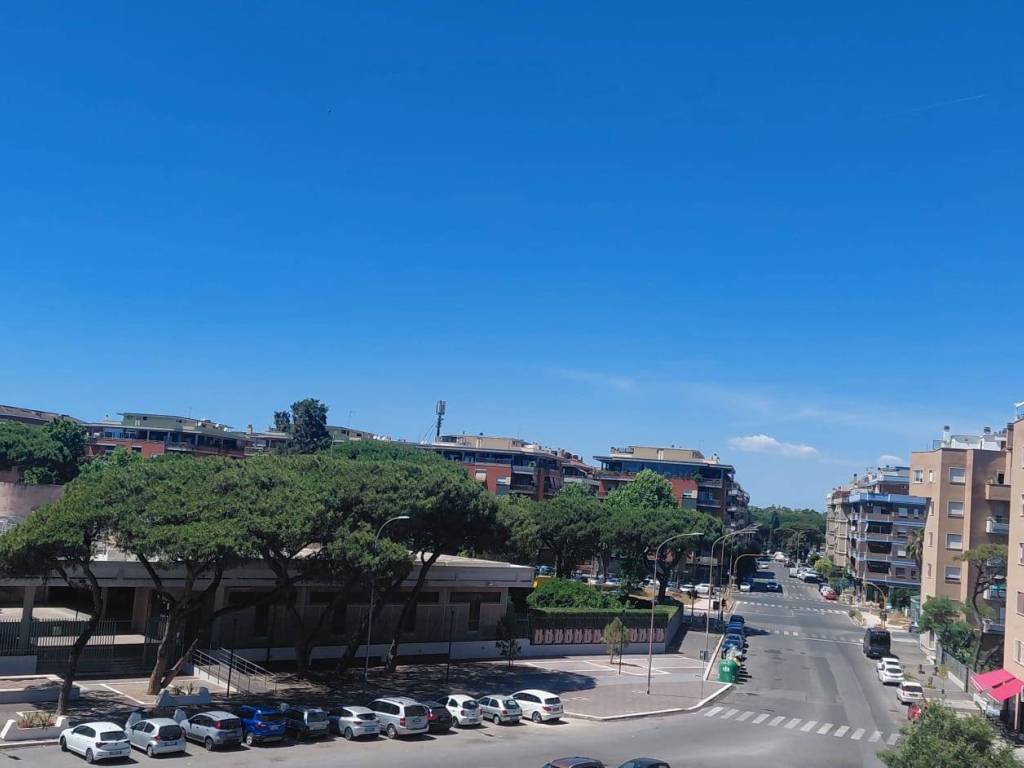 appartamento in vendita a Roma in zona Ostia