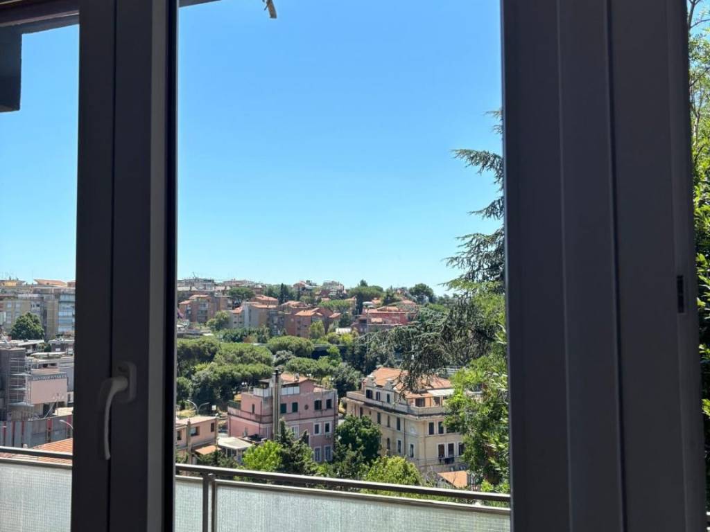 appartamento in vendita a Roma in zona Tor di Quinto