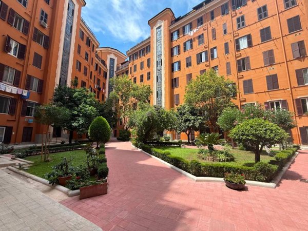 appartamento in vendita a Roma in zona Tuscolano