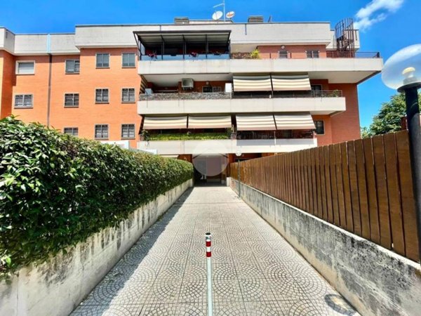 appartamento in vendita a Roma in zona Castelverde