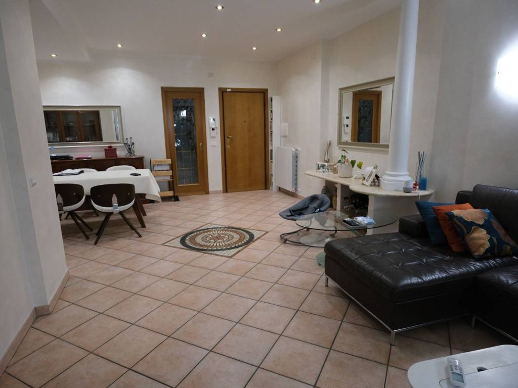 appartamento in vendita a Roma in zona Romanina