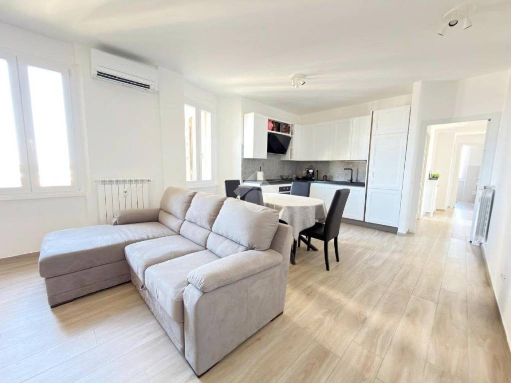 appartamento in vendita a Roma in zona Appio Latino