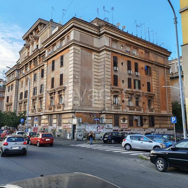 appartamento in vendita a Roma in zona Tuscolano