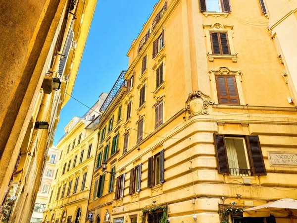 appartamento in vendita a Roma in zona Parione/Sant'Eustachio