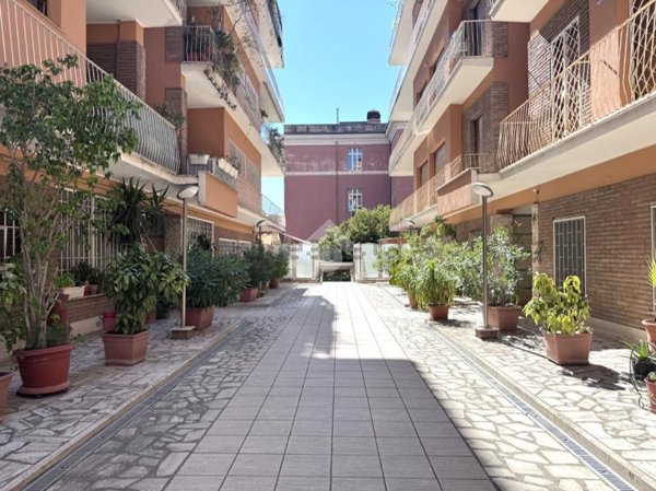 appartamento in vendita a Roma in zona Gianicolense