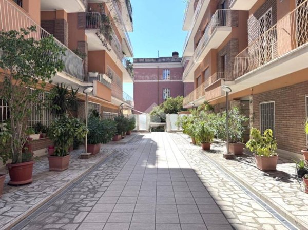 appartamento in vendita a Roma in zona Gianicolense