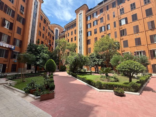 appartamento in vendita a Roma in zona Tuscolano