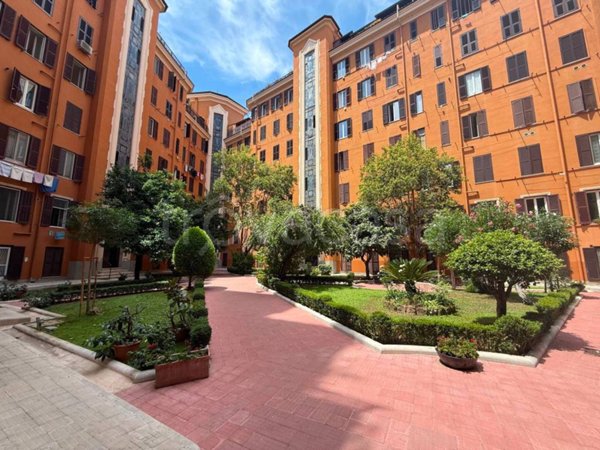 appartamento in vendita a Roma in zona Tuscolano