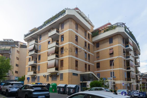 appartamento in vendita a Roma in zona Ardeatino