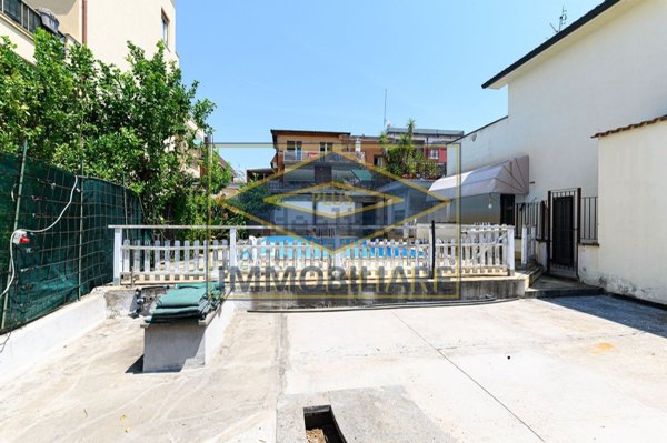 casa indipendente in vendita a Roma in zona Lunghezza