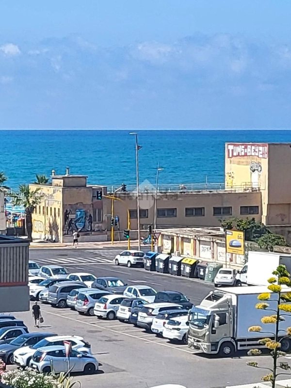 appartamento in vendita a Roma in zona Ostia