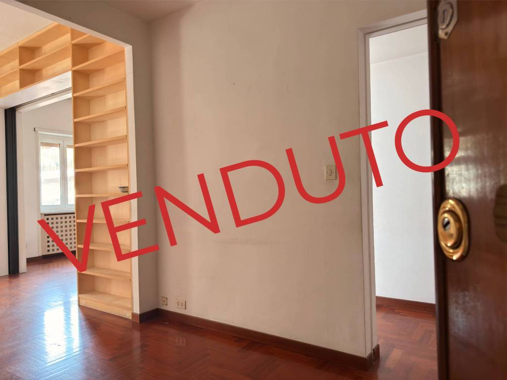 appartamento in vendita a Roma in zona Appio Latino
