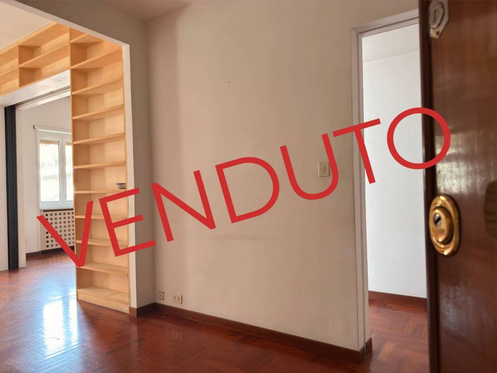 appartamento in vendita a Roma in zona Appio Latino