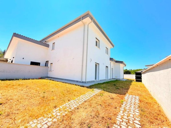 casa indipendente in vendita a Roma in zona Valle Santa