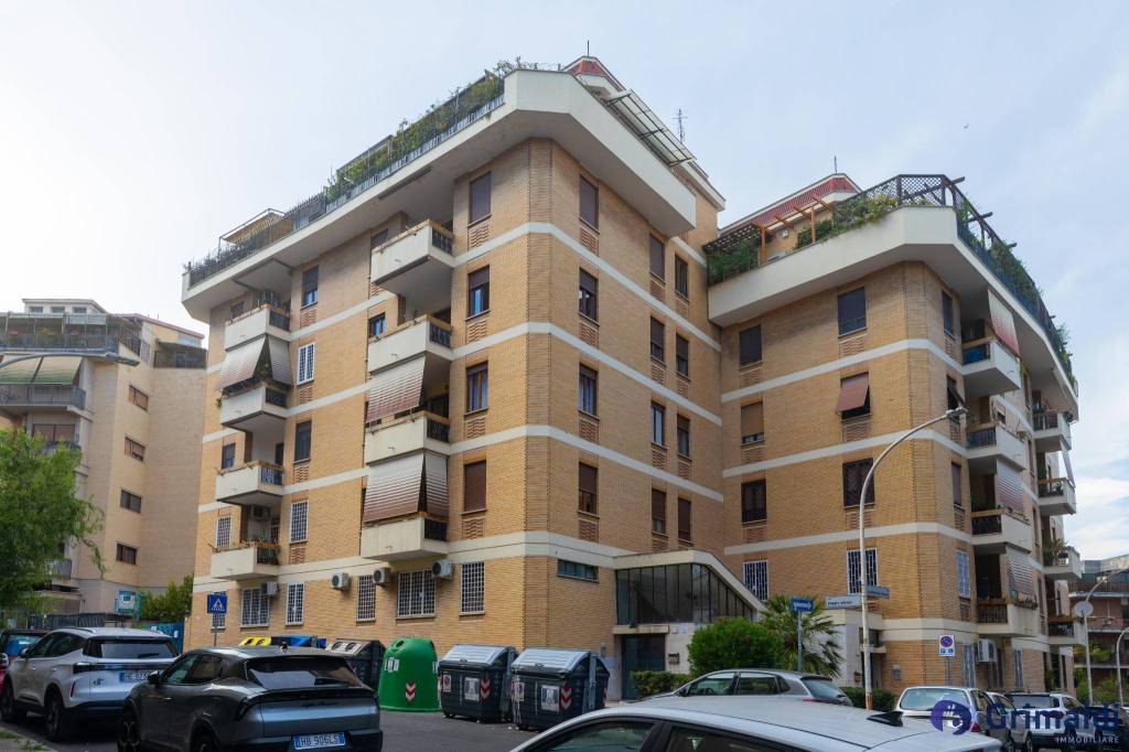 appartamento in vendita a Roma in zona Ardeatino