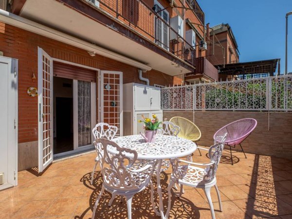 appartamento in vendita a Roma in zona Corviale