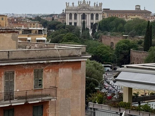negozio in vendita a Roma in zona Tuscolano