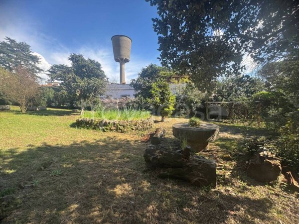 casa indipendente in vendita a Roma in zona Casal Monastero