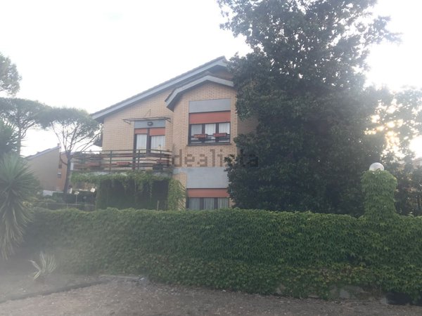 casa indipendente in vendita a Roma in zona Isola Farnese