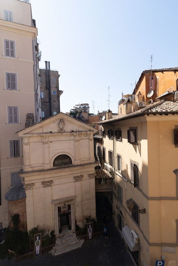 appartamento in vendita a Roma in zona Rione Regola