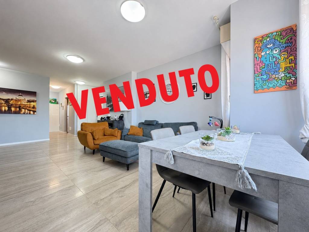 appartamento in vendita a Roma in zona Ardeatino