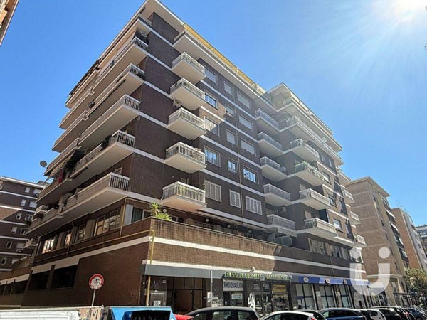 appartamento in vendita a Roma in zona Ostiense
