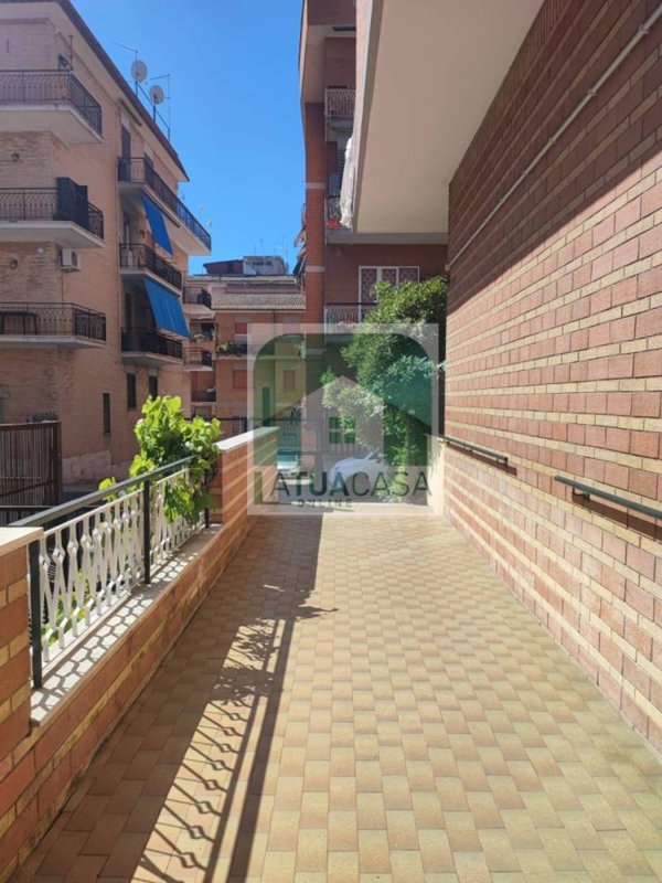 appartamento in vendita a Roma in zona Corviale