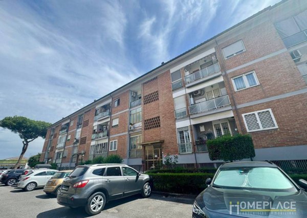 appartamento in vendita a Roma in zona Torre Spaccata
