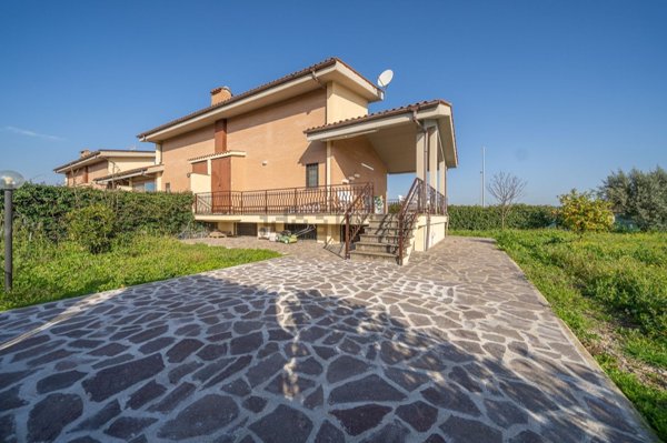 appartamento in vendita a Roma in zona Lunghezza
