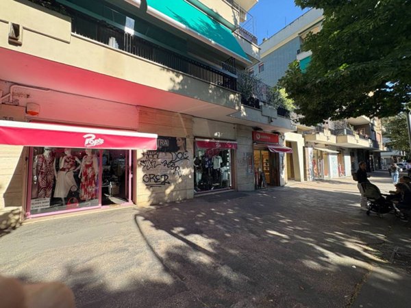 negozio in vendita a Roma in zona Gianicolense