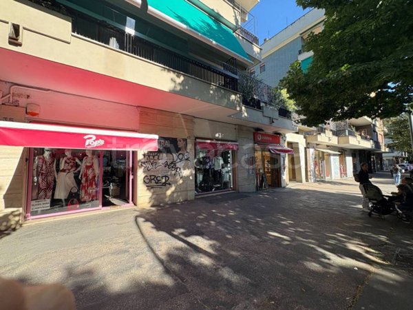 negozio in vendita a Roma in zona Gianicolense
