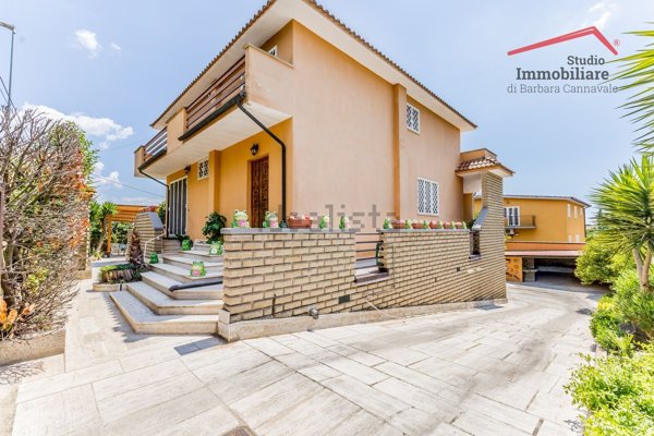casa indipendente in vendita a Roma in zona Monte Migliore
