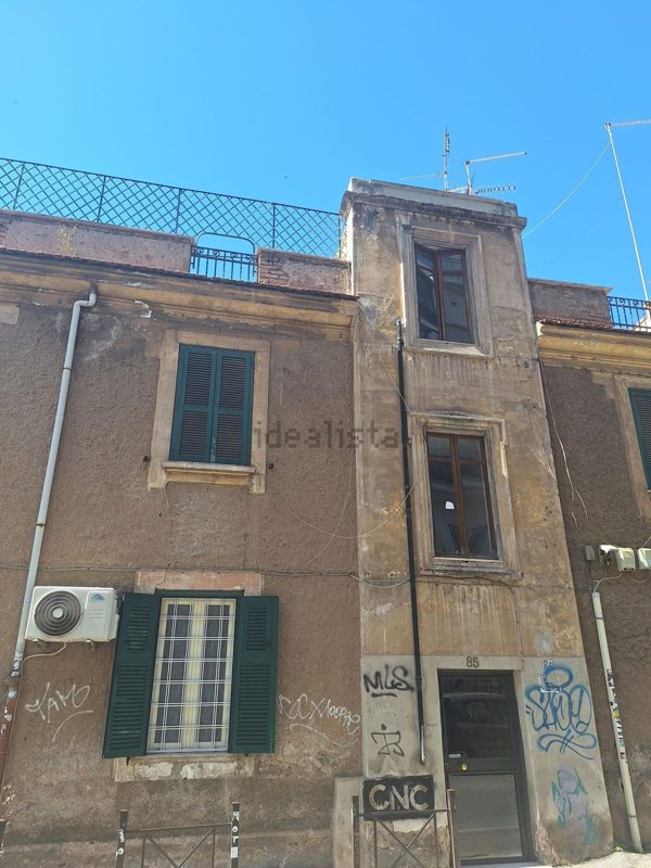 appartamento in vendita a Roma in zona Prenestino-Labicano