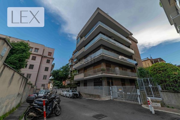 appartamento in vendita a Roma in zona Nomentano
