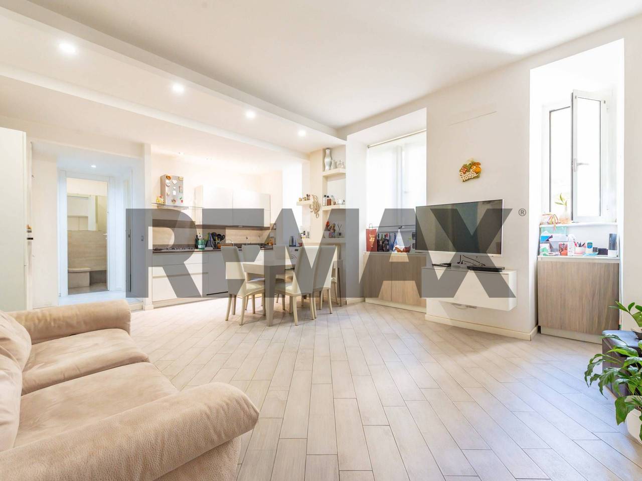 appartamento in vendita a Roma in zona Appio Latino