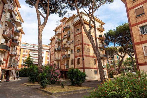 appartamento in vendita a Roma in zona Ostia