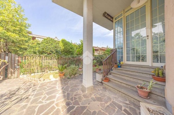 casa indipendente in vendita a Roma in zona Casal Morena